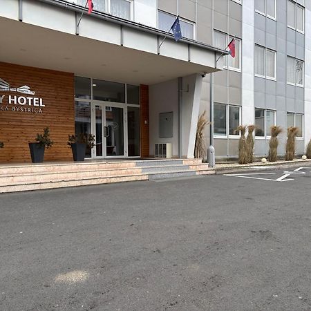 City Hotel B&B, Reception 24 7, 800M Od-From R1, Free Parking Banská Bystrica Eksteriør billede