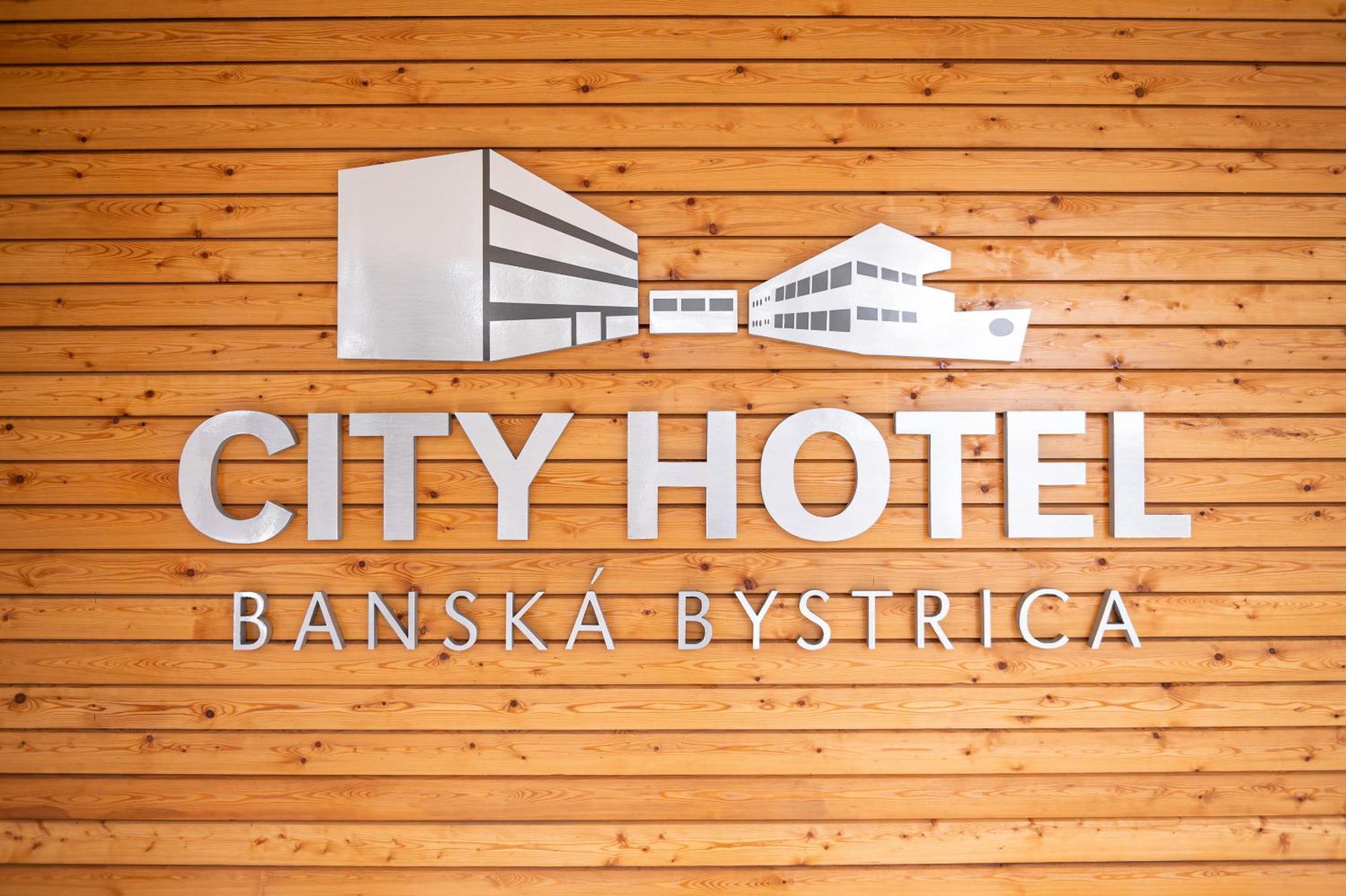 City Hotel B&B, Reception 24 7, 800M Od-From R1, Free Parking Banská Bystrica Eksteriør billede